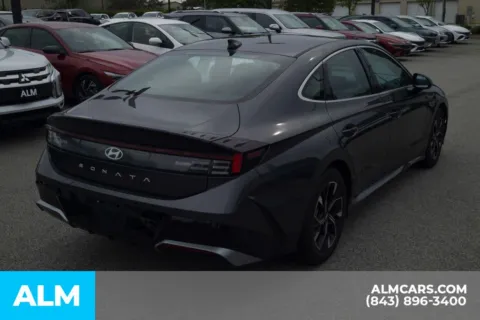 More photos of 2024 Hyundai Sonata SEL at ALM Hyundai Florence, SC