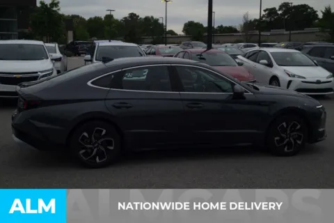More photos of 2024 Hyundai Sonata SEL at ALM Hyundai Florence, SC