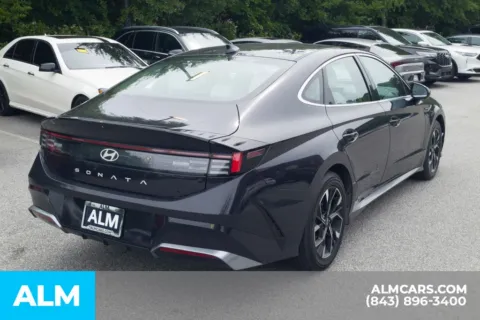 More photos of 2024 Hyundai Sonata SEL at ALM Hyundai Florence, SC