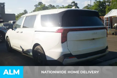 More photos of 2025 Kia Carnival LXS at ALM Hyundai Florence, SC