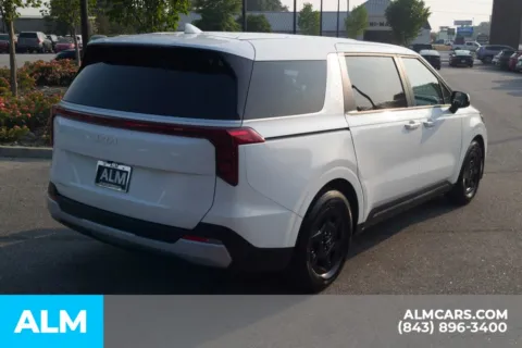 More photos of 2025 Kia Carnival LXS at ALM Hyundai Florence, SC