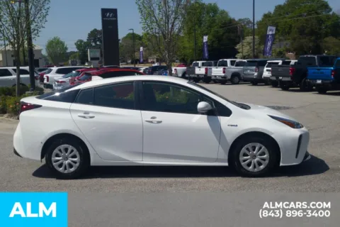 More photos of 2022 Toyota Prius LE at ALM Hyundai Florence, SC