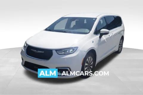 White 2023 Chrysler Pacifica Hybrid Touring L for sale in Florence, SC