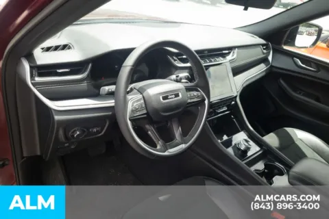 More photos of 2025 Jeep Grand Cherokee Altitude at ALM Hyundai Florence, SC