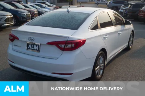 More photos of 2016 Hyundai Sonata SE at ALM Hyundai Florence, SC
