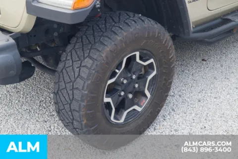 More photos of 2020 Jeep Gladiator Rubicon at ALM Hyundai Florence, SC