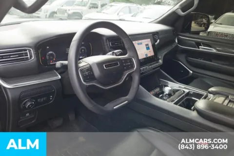 More photos of 2022 Jeep Wagoneer Series II at ALM Hyundai Florence, SC