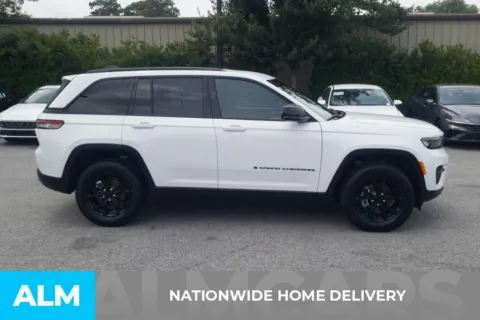 More photos of 2025 Jeep Grand Cherokee Altitude at ALM Hyundai Florence, SC