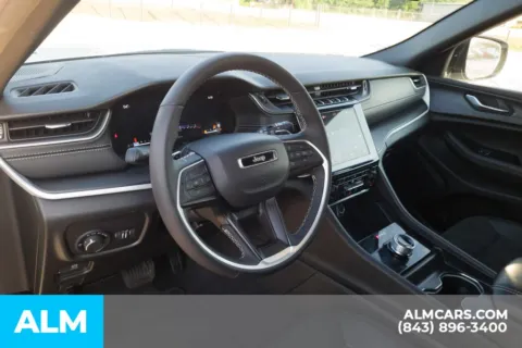 More photos of 2025 Jeep Grand Cherokee Altitude at ALM Hyundai Florence, SC
