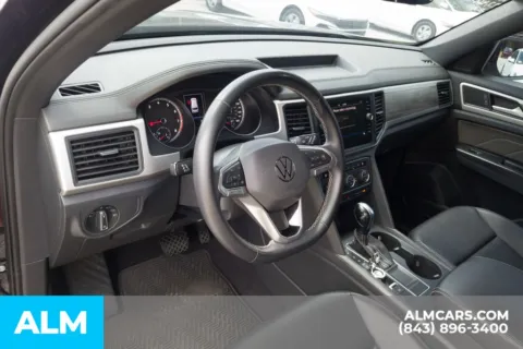 More photos of 2021 Volkswagen Atlas Cross Sport 2.0T SE at ALM Hyundai Florence, SC
