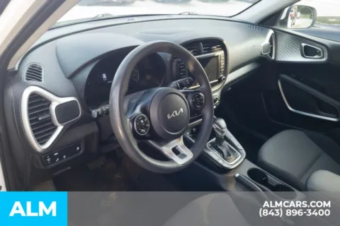 More photos of 2022 Kia Soul LX at ALM Hyundai Florence, SC