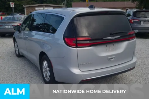More photos of 2023 Chrysler Pacifica Touring L at ALM Hyundai Florence, SC