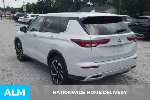 More photos of 2024 Mitsubishi Outlander SE at ALM Hyundai Florence, SC