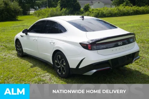 More photos of 2024 Hyundai Sonata SEL at ALM Hyundai Florence, SC