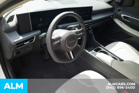 More photos of 2024 Hyundai Sonata SEL at ALM Hyundai Florence, SC