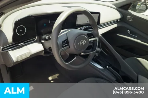 More photos of 2024 Hyundai Elantra SEL at ALM Hyundai Florence, SC