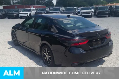 More photos of 2022 Toyota Camry SE at ALM Hyundai Florence, SC