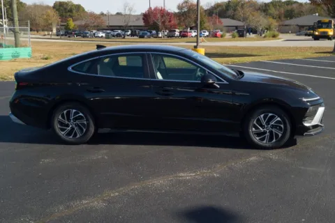 More photos of 2026 Hyundai Sonata Hybrid Blue at ALM Hyundai Florence, SC