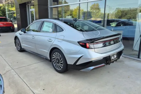 More photos of 2026 Hyundai Sonata Hybrid SEL at ALM Hyundai Florence, SC