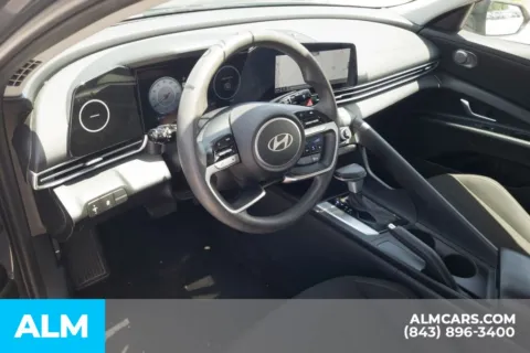 More photos of 2024 Hyundai Elantra SEL at ALM Hyundai Florence, SC