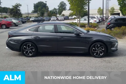 More photos of 2024 Hyundai Sonata SEL at ALM Hyundai Florence, SC