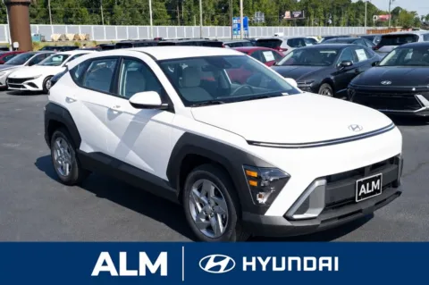 More photos of 2027 Hyundai Kona SE at ALM Hyundai Florence, SC
