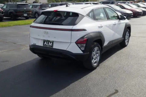 More photos of 2027 Hyundai Kona SE at ALM Hyundai Florence, SC