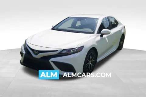 White 2023 Toyota Camry SE for sale in Florence, SC