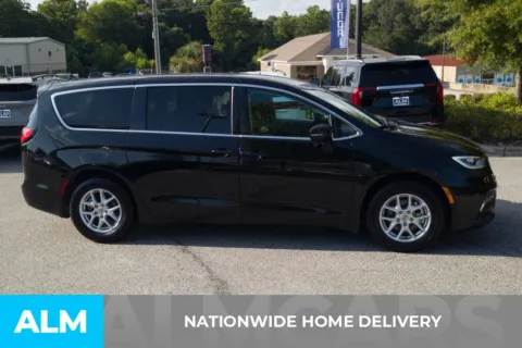 More photos of 2024 Chrysler Pacifica Touring L at ALM Hyundai Florence, SC