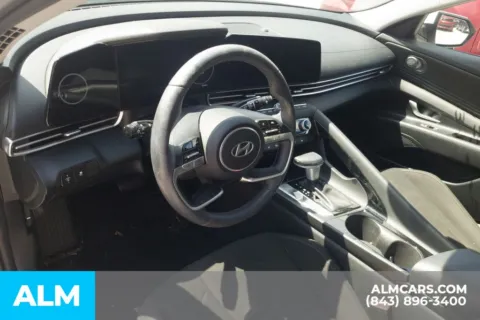 More photos of 2024 Hyundai Elantra SEL at ALM Hyundai Florence, SC