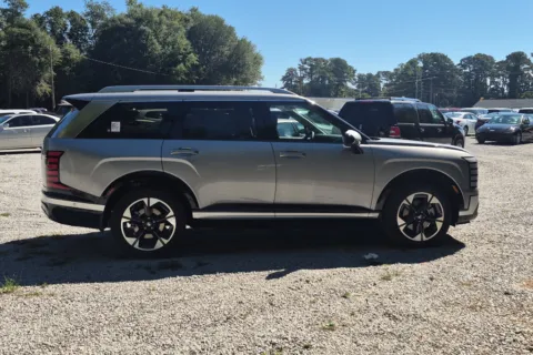 More photos of 2027 Hyundai Palisade Hybrid Limited at ALM Hyundai Florence, SC