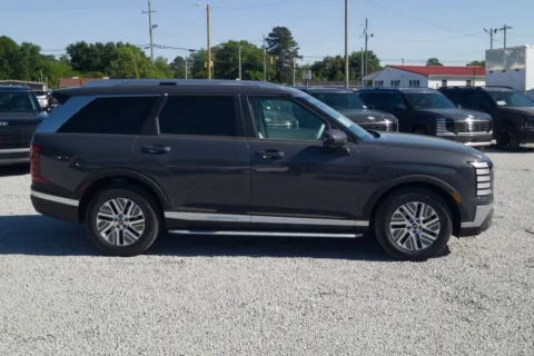 More photos of 2027 Hyundai Palisade Hybrid Blue SEL at ALM Hyundai Florence, SC
