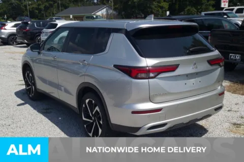 More photos of 2024 Mitsubishi Outlander SE at ALM Hyundai Florence, SC