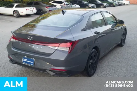More photos of 2023 Hyundai Elantra SEL at ALM Hyundai Florence, SC