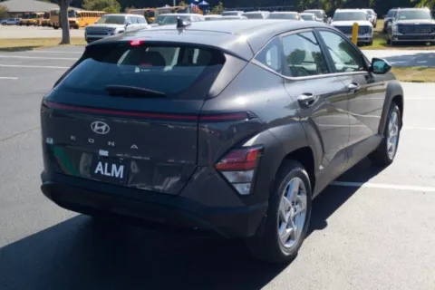More photos of 2027 Hyundai Kona SE at ALM Hyundai Florence, SC