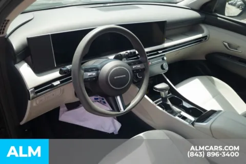 More photos of 2025 Hyundai Tucson SEL at ALM Hyundai Florence, SC