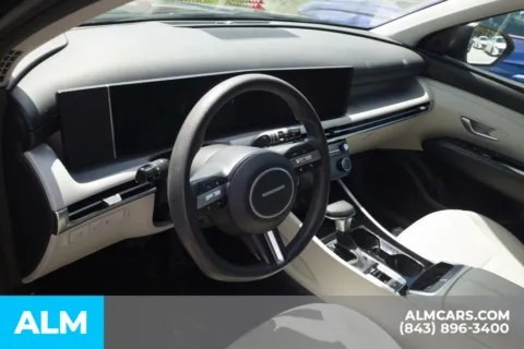 More photos of 2025 Hyundai Tucson SEL at ALM Hyundai Florence, SC