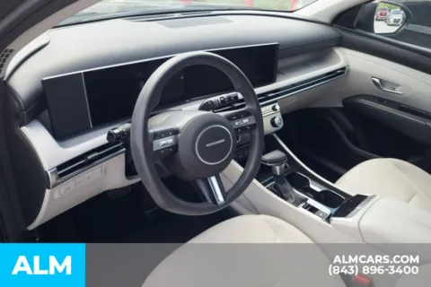 More photos of 2025 Hyundai Tucson SEL at ALM Hyundai Florence, SC