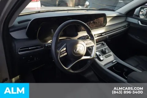 More photos of 2025 Hyundai Palisade SEL at ALM Hyundai Florence, SC