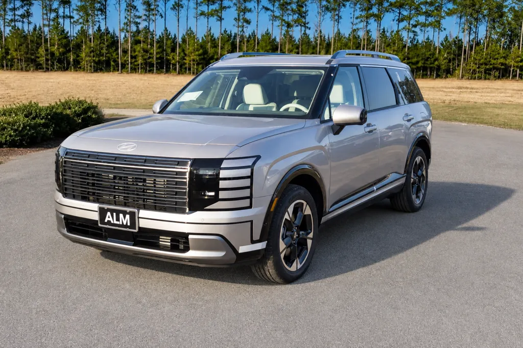 Silver 2027 Hyundai Palisade Hybrid Limited for sale in Florence, SC