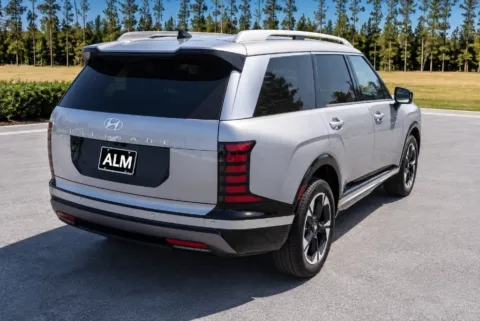 More photos of 2027 Hyundai Palisade Hybrid Limited at ALM Hyundai Florence, SC