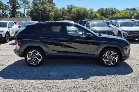 More photos of 2027 Hyundai Kona SEL Premium at ALM Hyundai Florence, SC