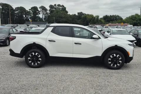 More photos of 2027 Hyundai Santa Cruz SE at ALM Hyundai Florence, SC