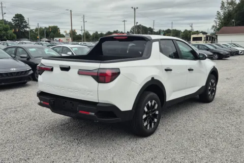 More photos of 2027 Hyundai Santa Cruz SE at ALM Hyundai Florence, SC