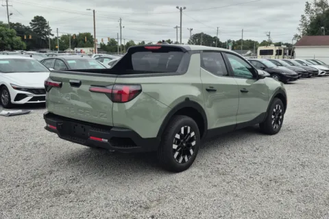 More photos of 2027 Hyundai Santa Cruz SE at ALM Hyundai Florence, SC