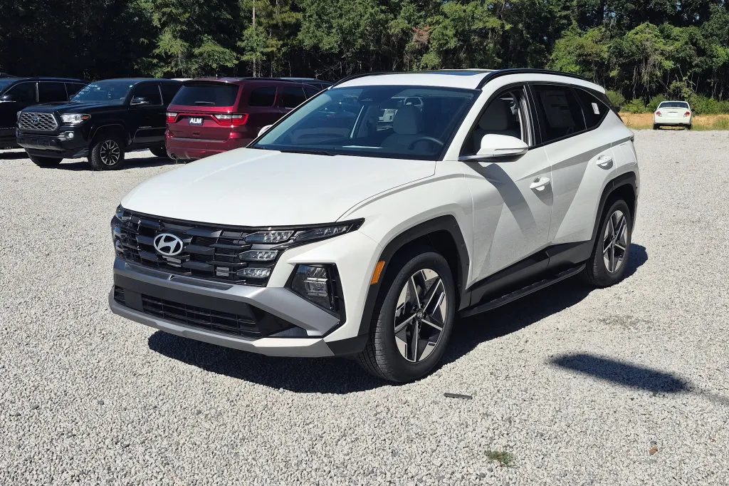 White 2026 Hyundai Tucson SEL Premium for sale in Florence, SC