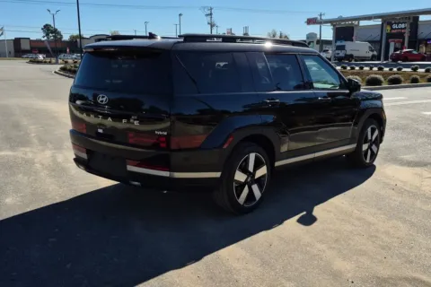 More photos of 2027 Hyundai Santa Fe Hybrid Limited at ALM Hyundai Florence, SC