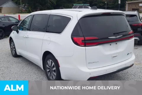 More photos of 2023 Chrysler Pacifica Hybrid Touring L at ALM Hyundai Florence, SC