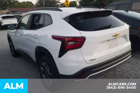 More photos of 2025 Chevrolet Trax LT at ALM Hyundai Florence, SC
