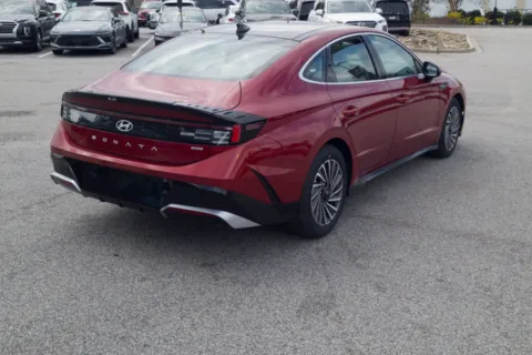 More photos of 2027 Hyundai Sonata Hybrid SEL at ALM Hyundai Florence, SC